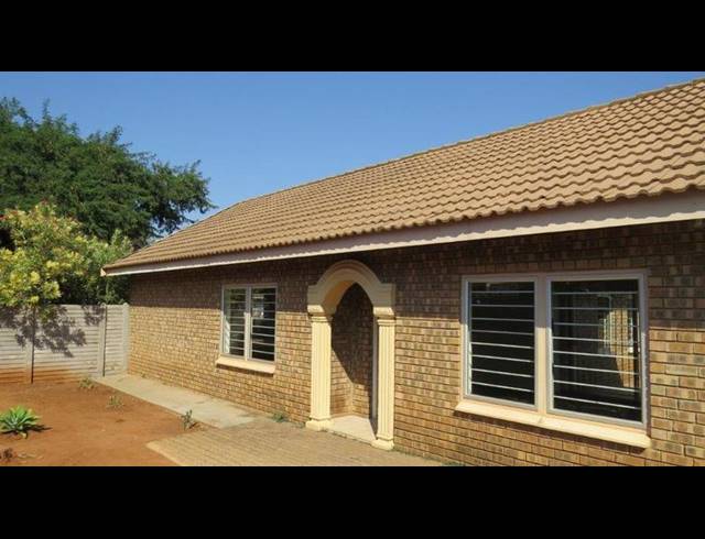 4 BEDROOM PROPERTY TO RENT IN MOKOPANE CENTRAL